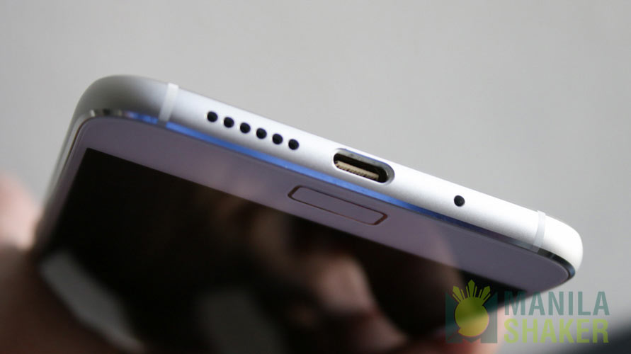 USB Type C close up shot on Lenovo ZUK Z1 coming to Sony Xperia Z6 C6 Ultra