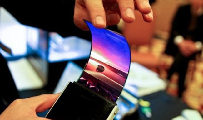 foldable-display-smartphones-coming-soon-photo