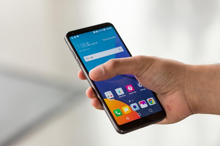 watch-lg-g6-goes-unofficial-scratch-test