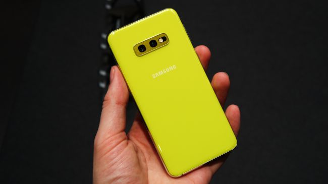 samsung s10e yellow