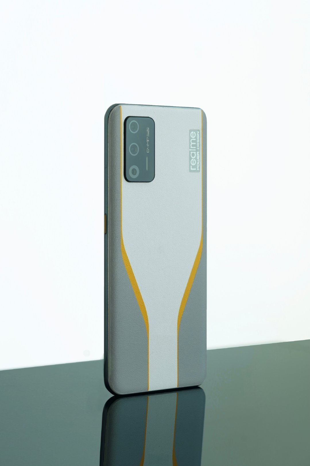 McLaren Might Have Left OnePlus to Release Realme Race Special Edition