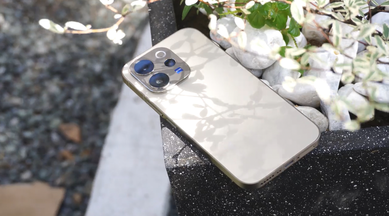vivo V70